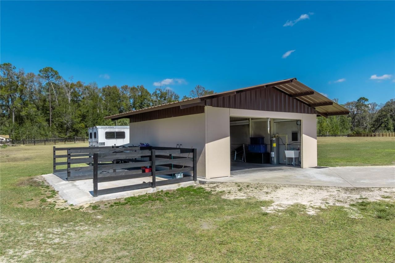4700 NW 157th Court, Morriston, FL 32668 Photo