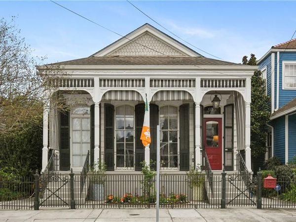 915 SECOND Street , New Orleans, LA 70130