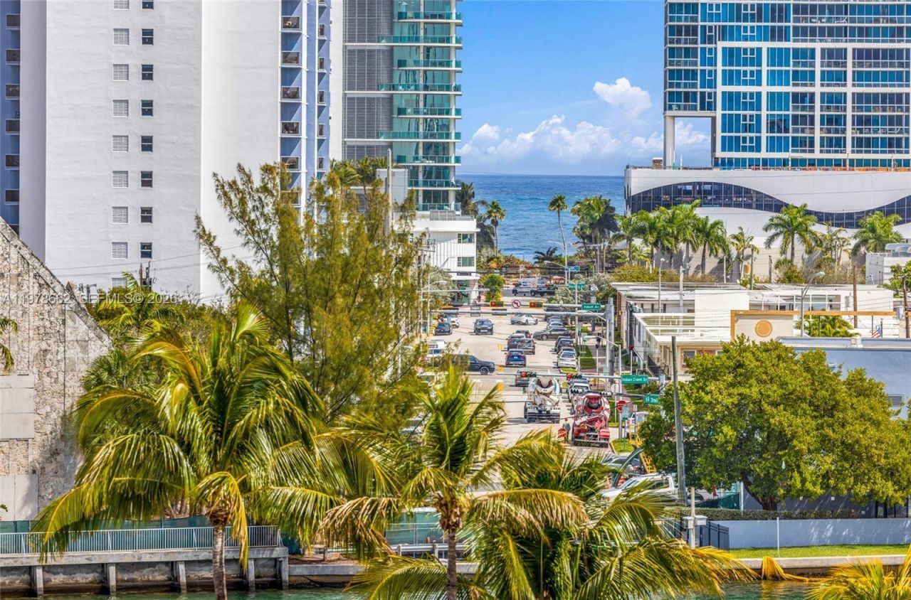 6900 Bay Dr , Unit 7E, Miami Beach, FL 33141 Photo