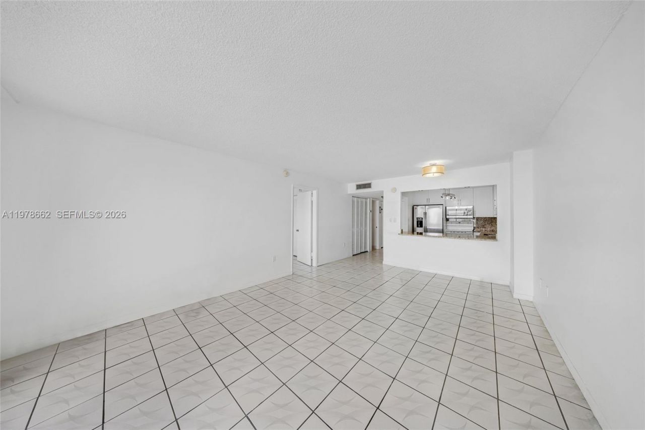 6900 Bay Dr , Unit 7E, Miami Beach, FL 33141 Photo