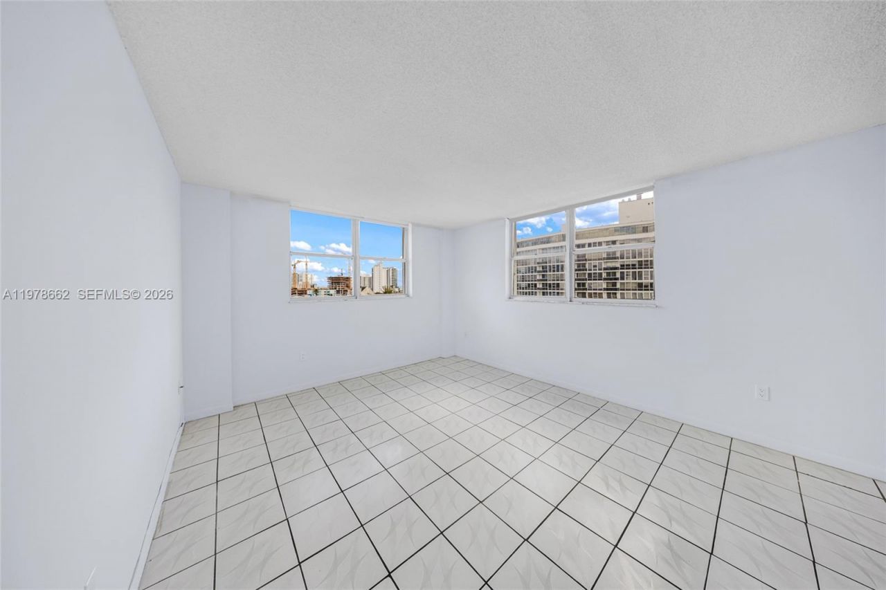 6900 Bay Dr , Unit 7E, Miami Beach, FL 33141 Photo