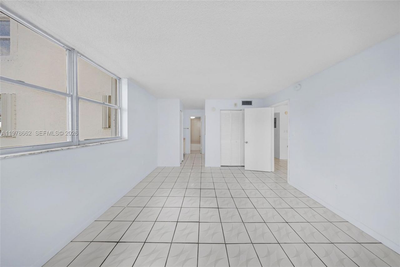 6900 Bay Dr , Unit 7E, Miami Beach, FL 33141 Photo