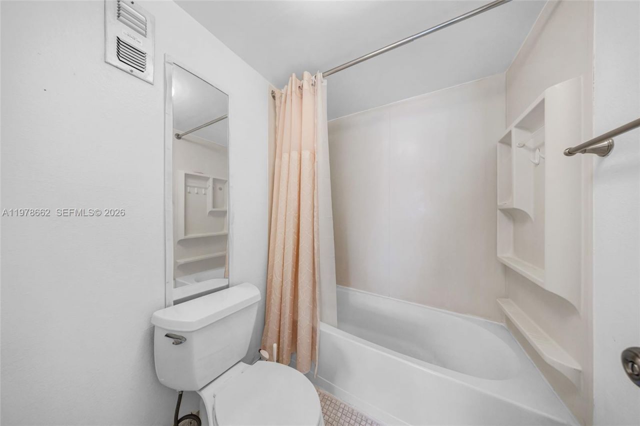 6900 Bay Dr , Unit 7E, Miami Beach, FL 33141 Photo