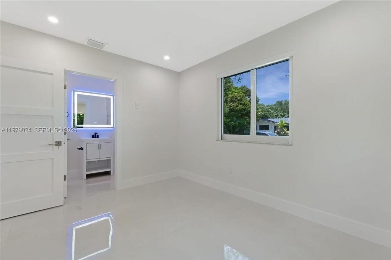 7860 SW 158th Ter, Palmetto Bay, FL 33157 Photo