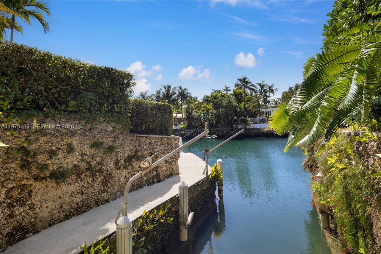 536 Jeronimo Dr , Coral Gables, FL 33146 Photo