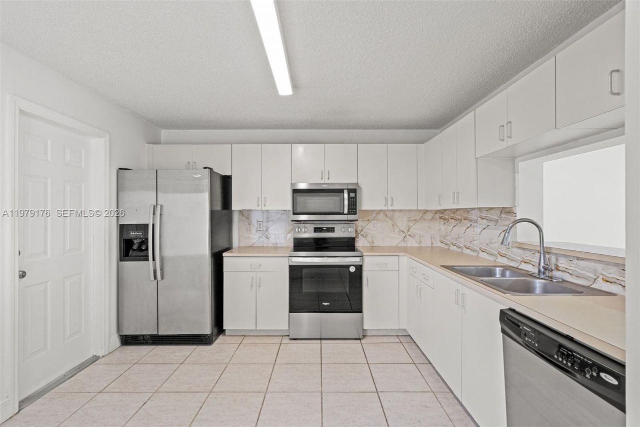 7413 SW 162nd Path , Miami, FL 33193 Photo