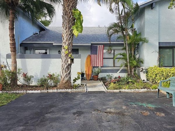 8019 NW 100th Dr, Tamarac, FL 33321