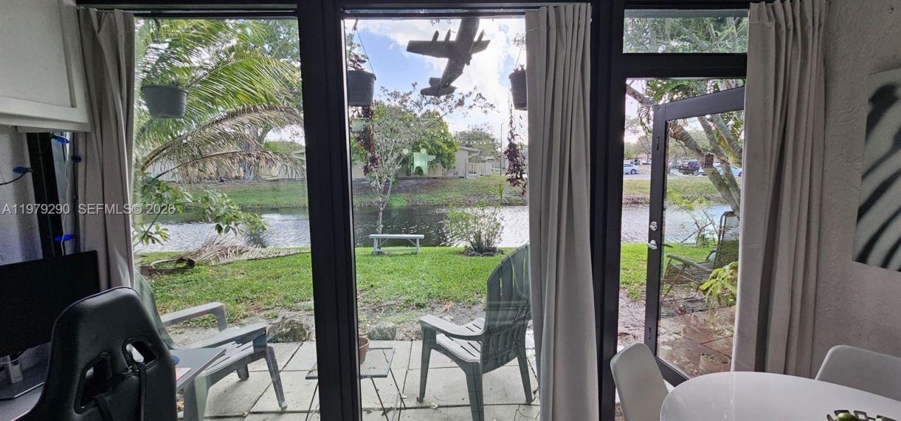 8019 NW 100th Dr, Tamarac, FL 33321 Photo