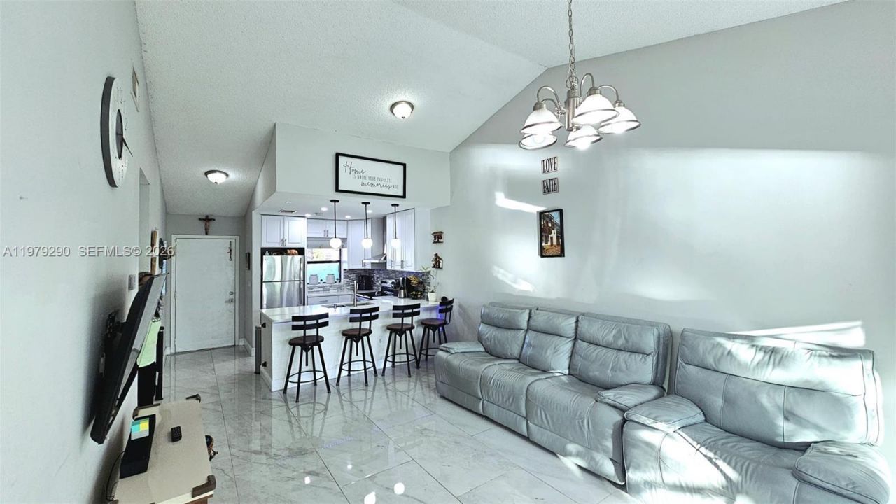 8019 NW 100th Dr, Tamarac, FL 33321 Photo