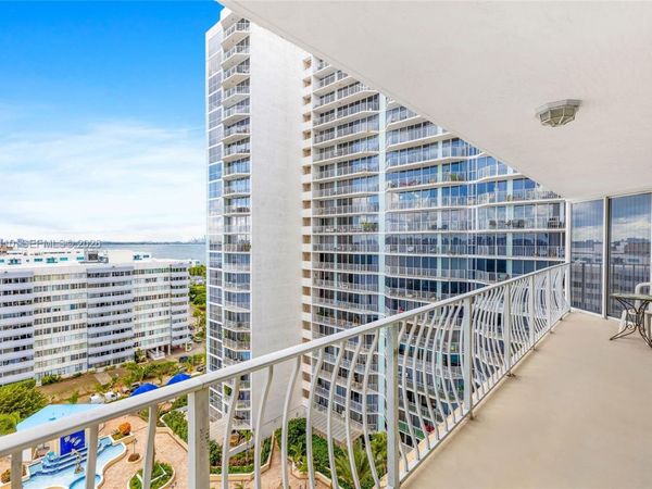 7601 E Treasure Dr , Unit 1522, North Bay Village, FL 33141