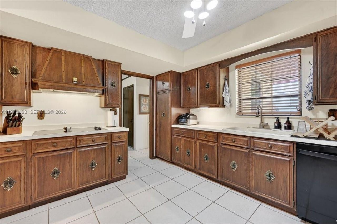 8261 SW 186th St, Cutler Bay, FL 33157 Photo