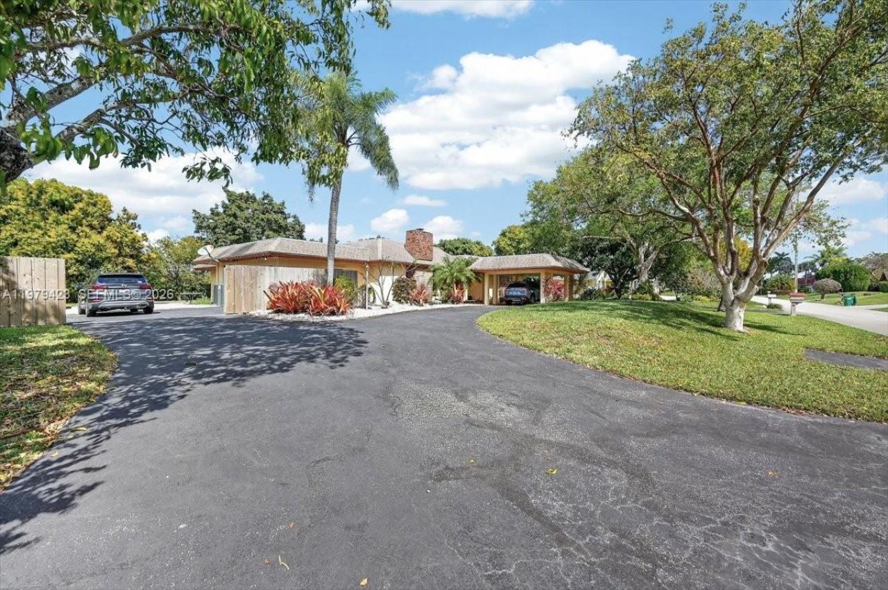 8261 SW 186th St, Cutler Bay, FL 33157 Photo