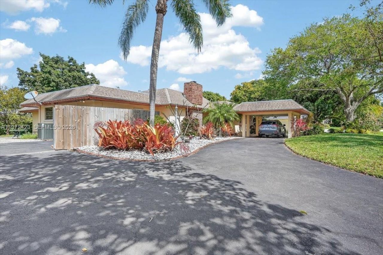 8261 SW 186th St, Cutler Bay, FL 33157 Photo