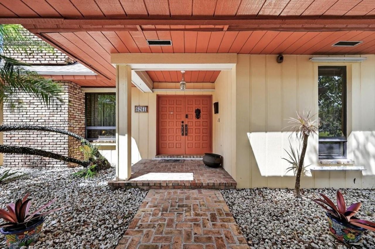 8261 SW 186th St, Cutler Bay, FL 33157 Photo