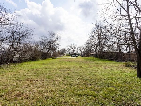 5925 Posey Lane , Haltom City, TX 76117
