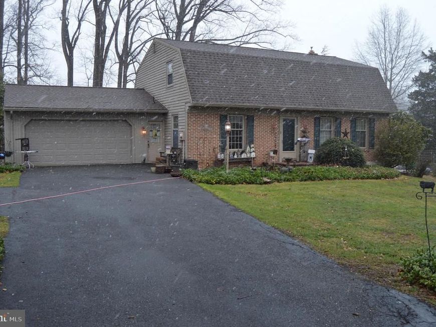 8 Elk Circle, New Providence, PA 17560 Main Photo