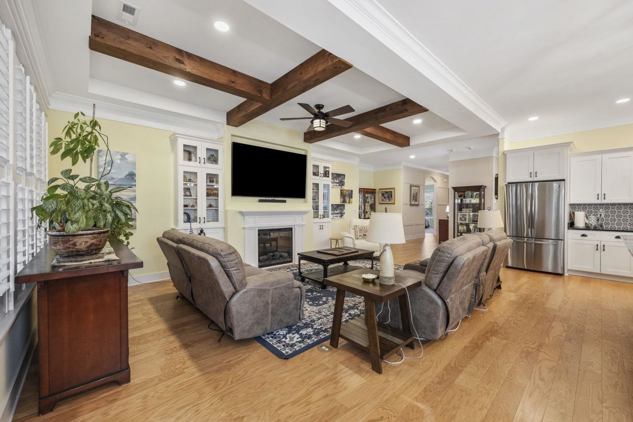 451 Seabury Ln. Photo 11