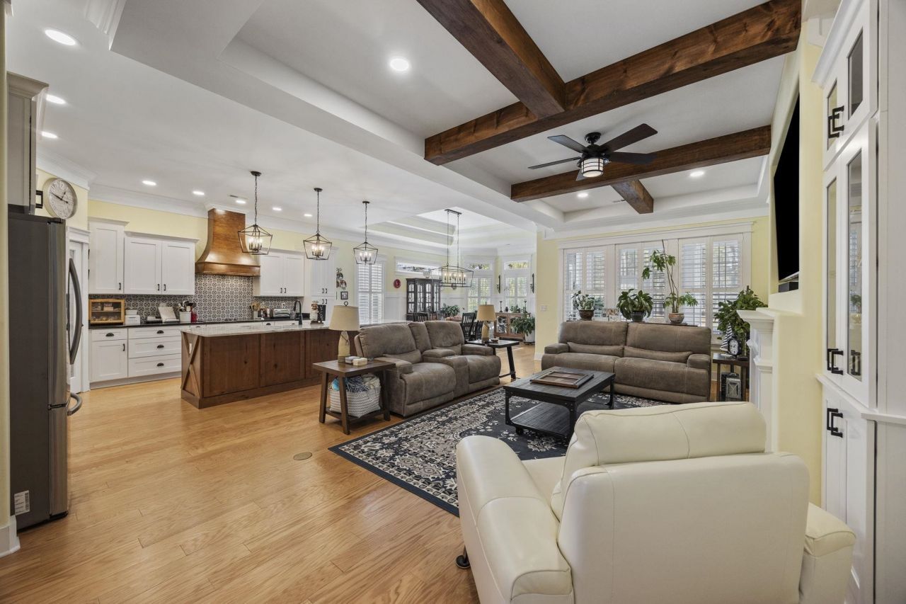 451 Seabury Ln. Photo 12