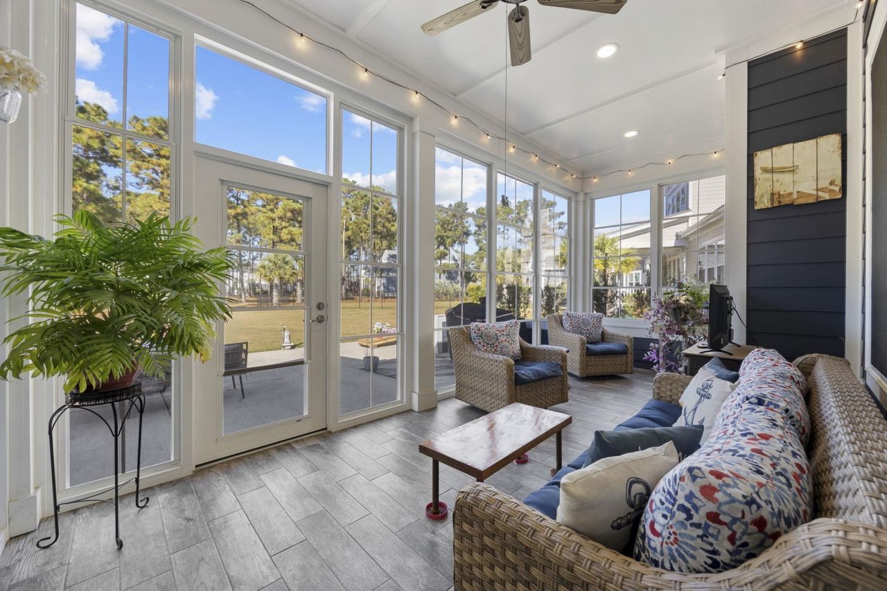 451 Seabury Ln. Photo 3