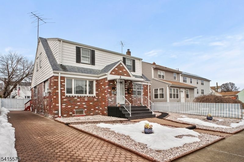 8 Kipp Pl, Paterson, NJ 07513 Main Photo