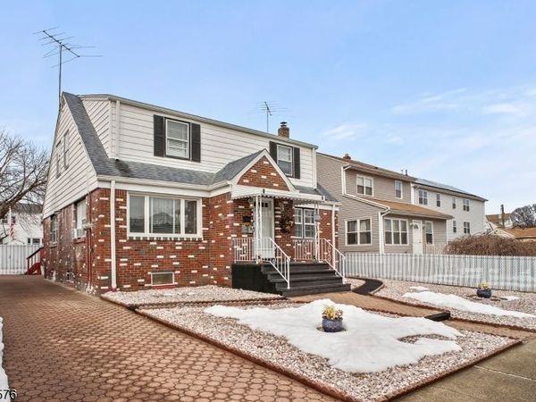 8 Kipp Pl, Paterson, NJ 07513