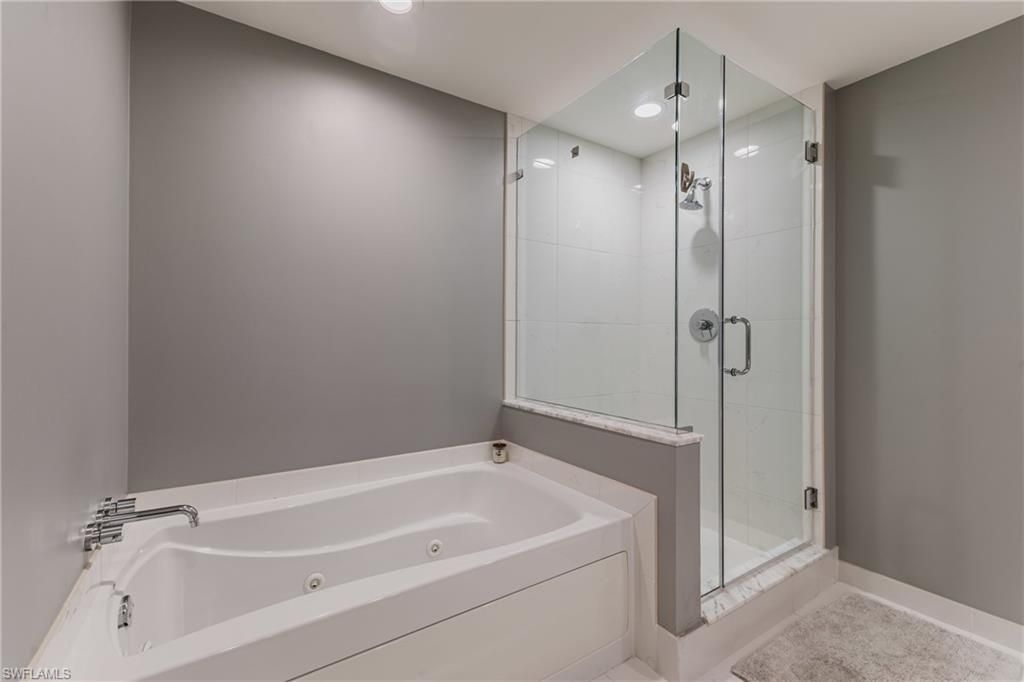 3000 Oasis Grand Blvd, Unit 2405, Fort Myers, FL 33916 Photo
