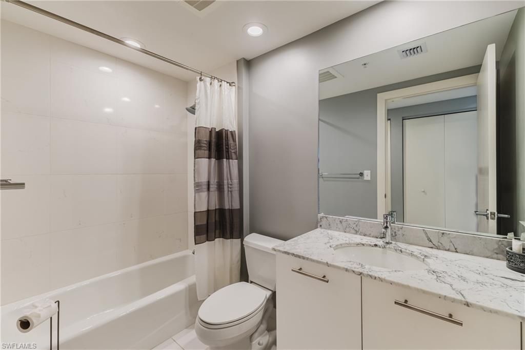 3000 Oasis Grand Blvd, Unit 2405, Fort Myers, FL 33916 Photo