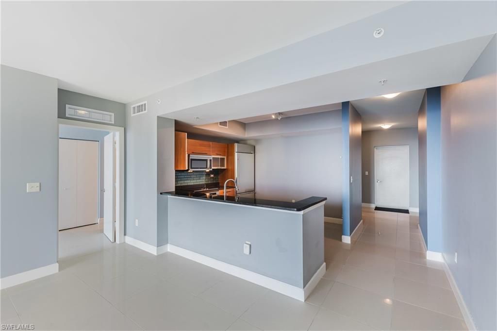 3000 Oasis Grand Blvd, Unit 2405, Fort Myers, FL 33916 Photo