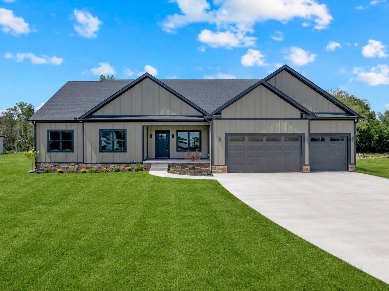 112 Pine Bluff Ct, Winchester, TN 37398 Main Photo