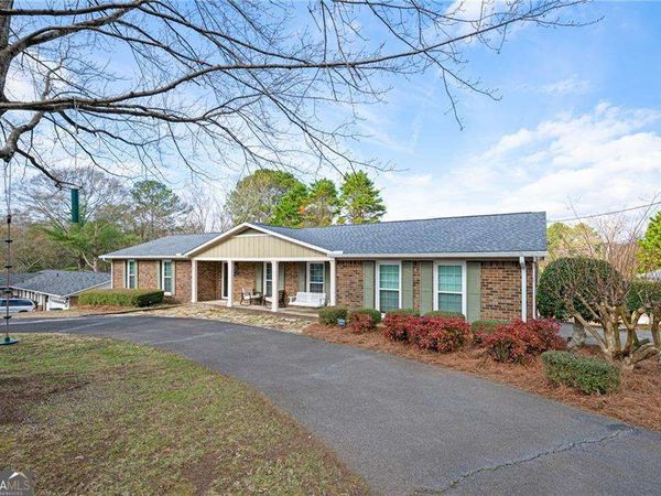 136 Meadow Lane, Calhoun, GA 30701