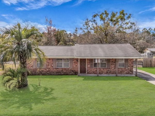 121 Deerwood Court, Hinesville, GA 31313