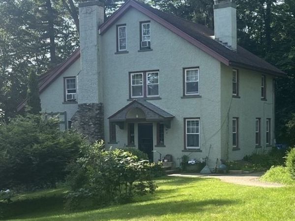 50 Mount Pleasant, Amherst, MA 01002