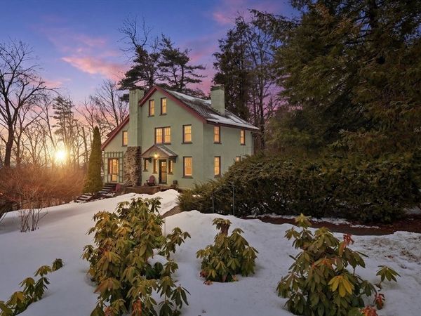 50 Mount Pleasant, Amherst, MA 01002