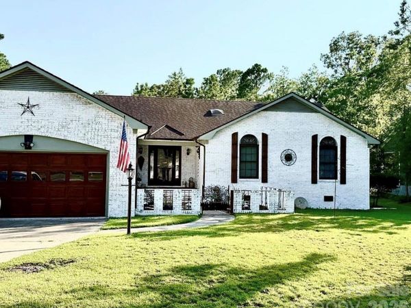 5802 Jolly Roger Court, New Bern, NC 28560