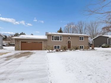 404 Ortloff Trail NW, Watertown, MN 55388