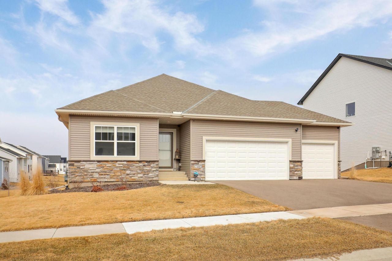 7107 184th Street W Lakeville, MN 55044