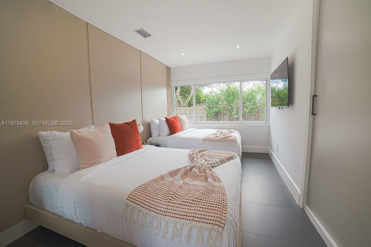 18800 Belmont Dr , Cutler Bay, FL 33157 Photo