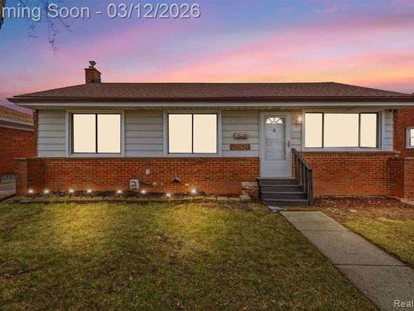 28824 Bohn Street, Roseville, MI 48066