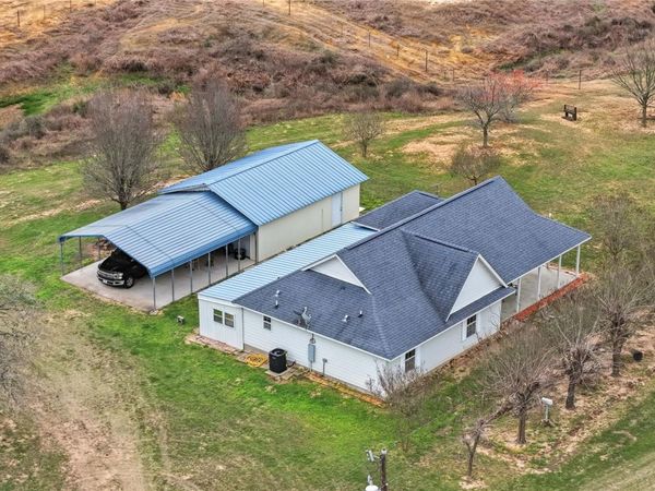 369 Young School House RD , Smithville, TX 78957