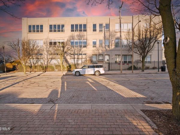 100 S Huron Street, Toledo, OH 43604