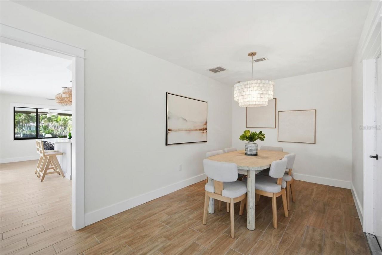 608 Gladstone Lane, Holmes Beach, FL 34217 Photo