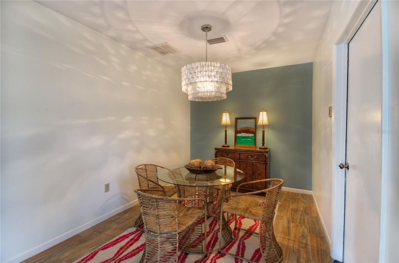 608 Gladstone Lane, Holmes Beach, FL 34217 Photo