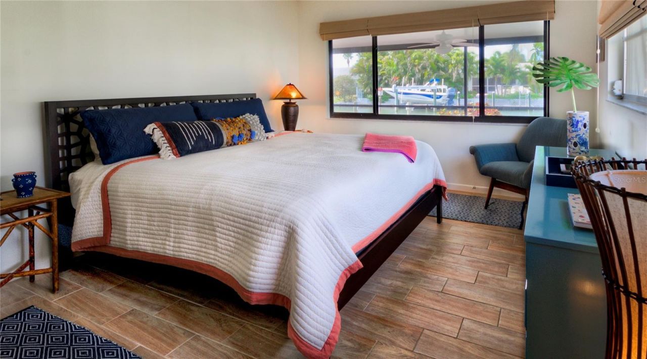 608 Gladstone Lane, Holmes Beach, FL 34217 Photo