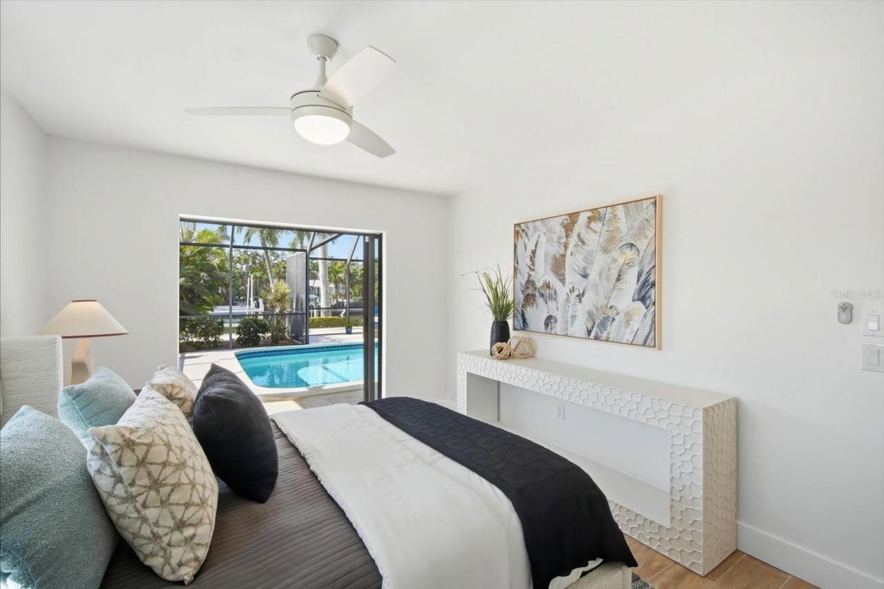 608 Gladstone Lane, Holmes Beach, FL 34217 Photo