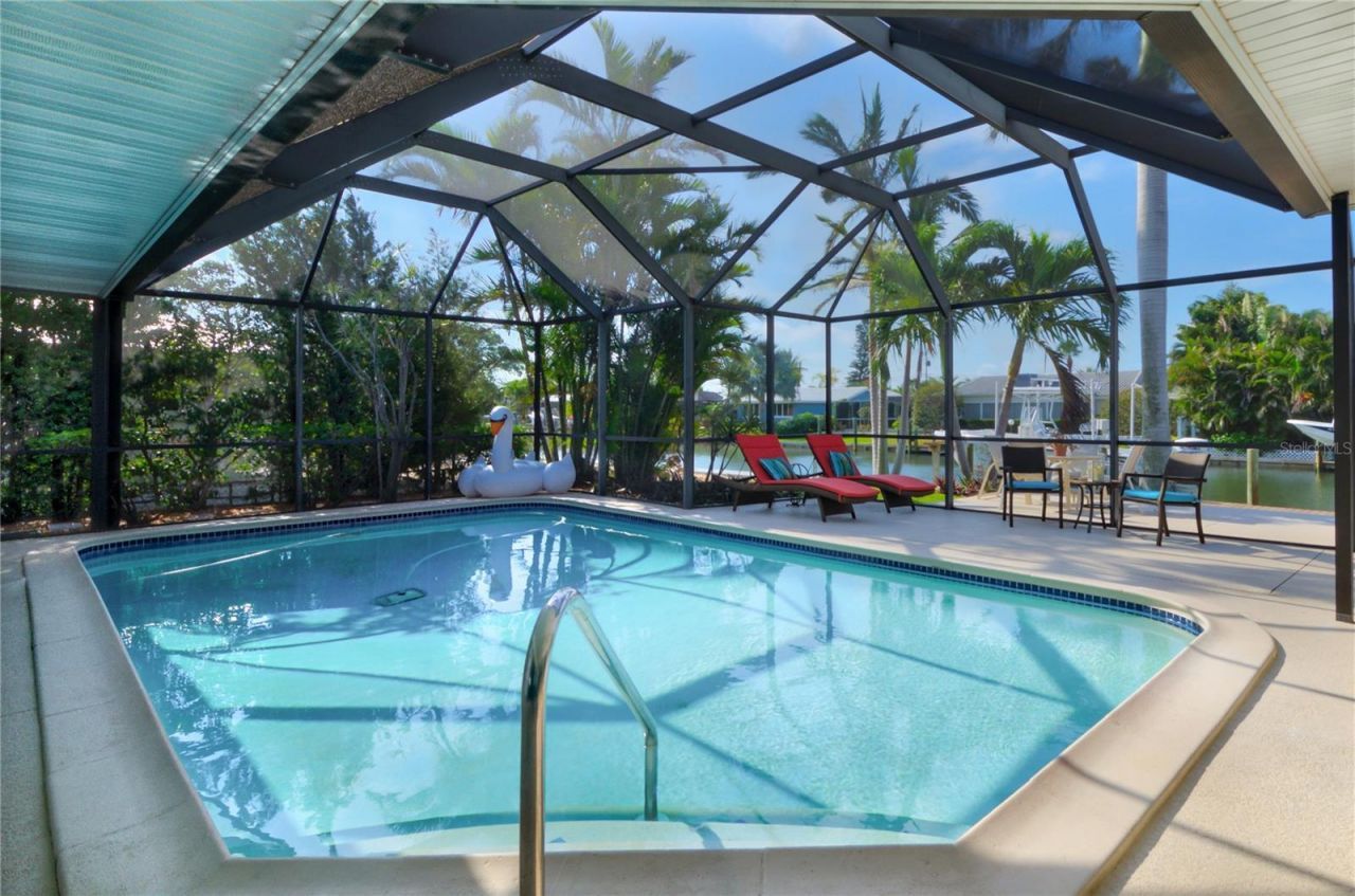 608 Gladstone Lane, Holmes Beach, FL 34217 Photo