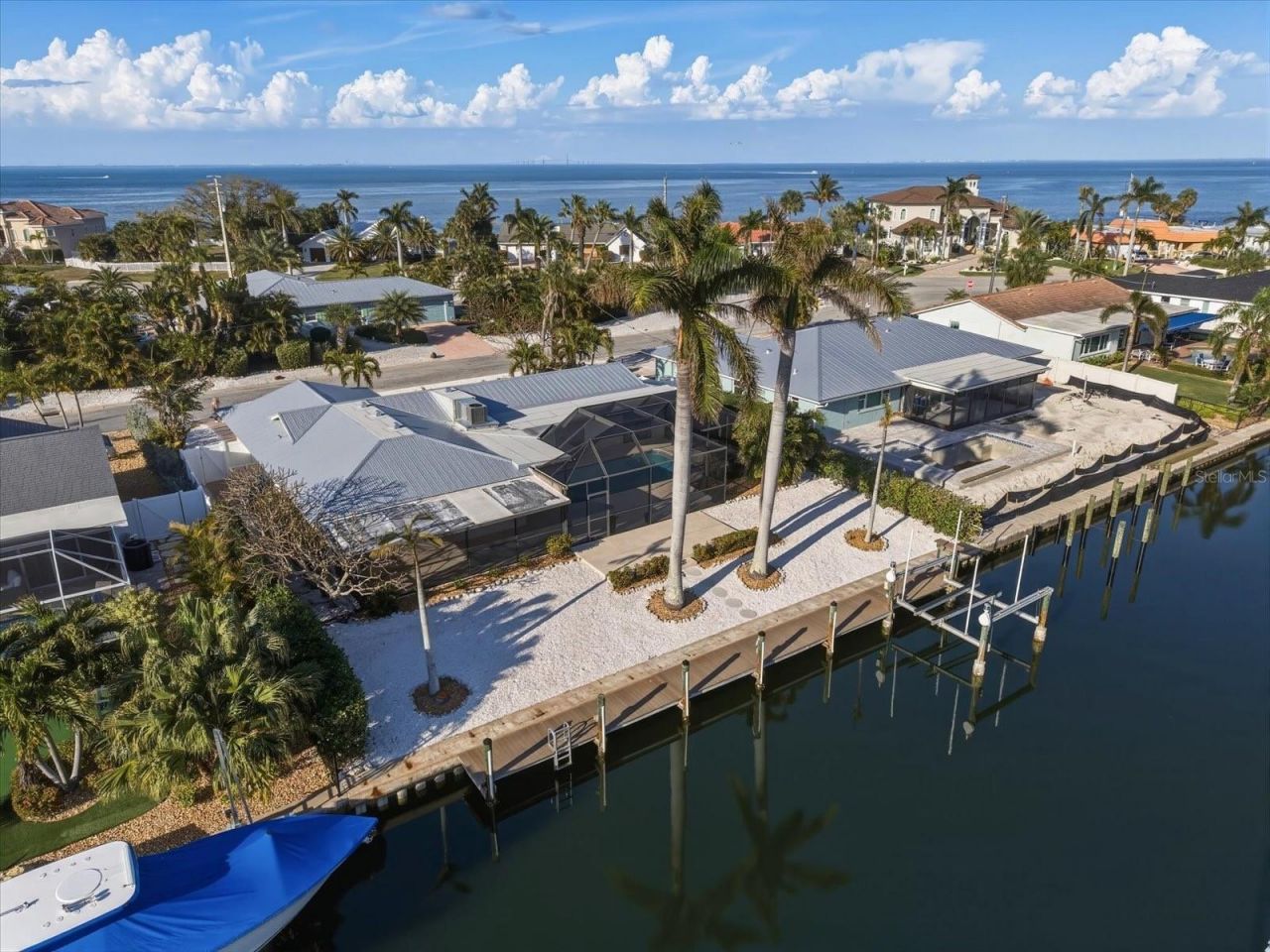 608 Gladstone Lane, Holmes Beach, FL 34217 Photo