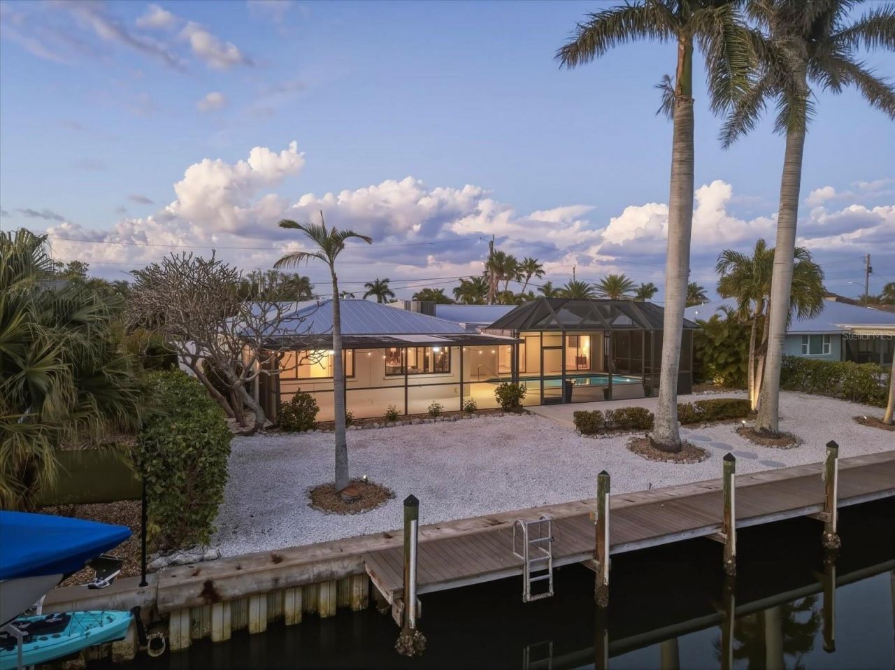 608 Gladstone Lane, Holmes Beach, FL 34217 Photo