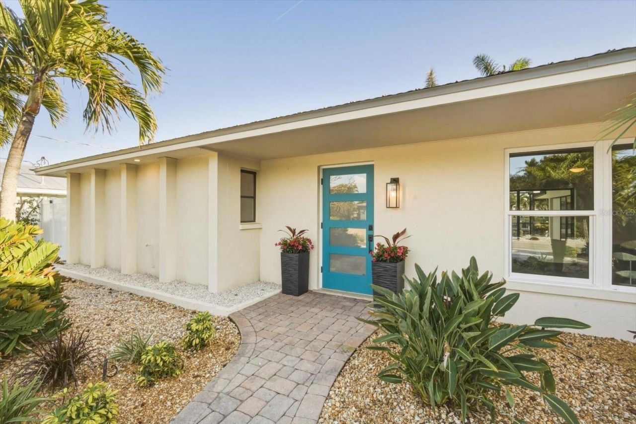 608 Gladstone Lane, Holmes Beach, FL 34217 Photo