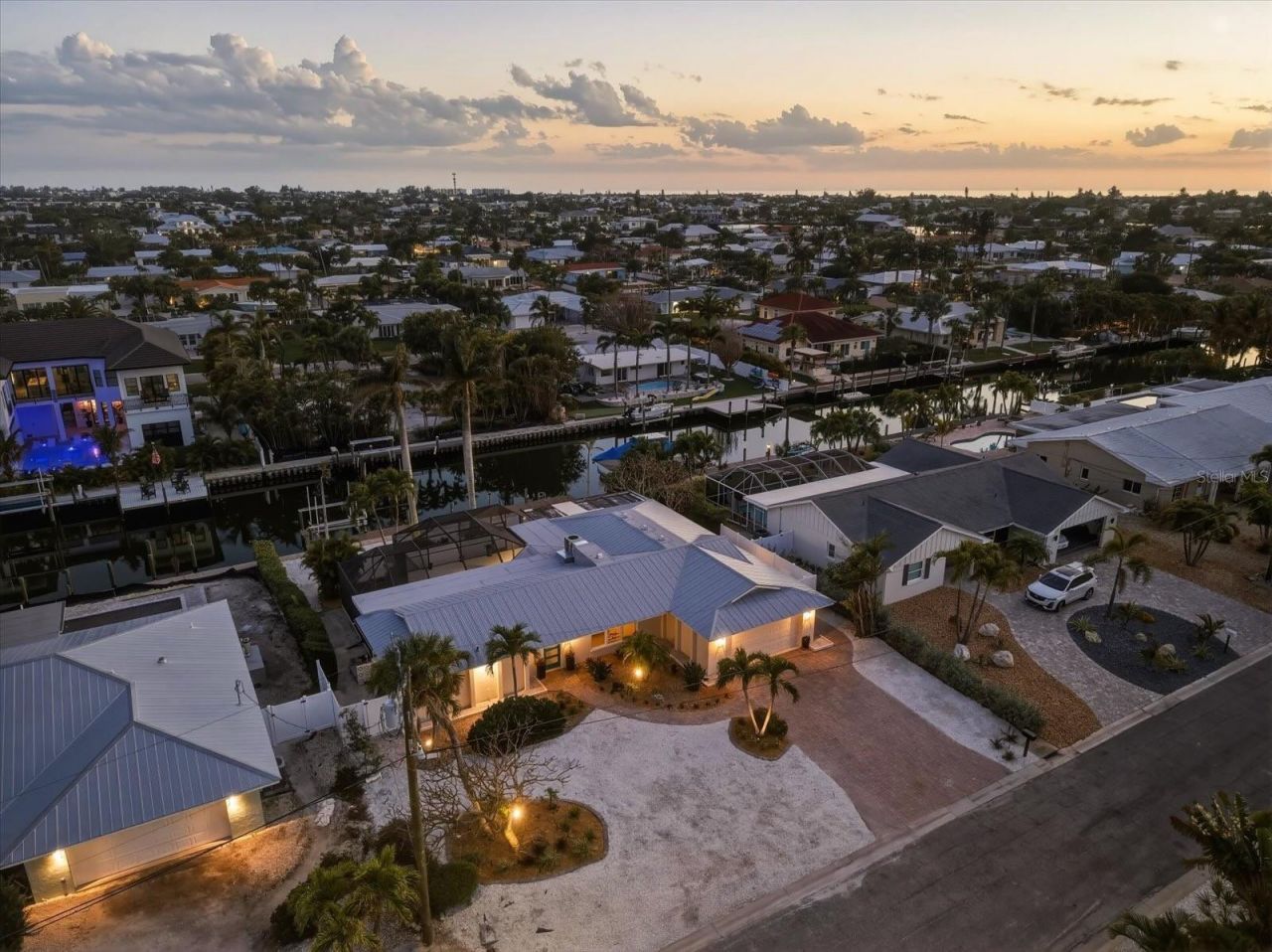 608 Gladstone Lane, Holmes Beach, FL 34217 Photo