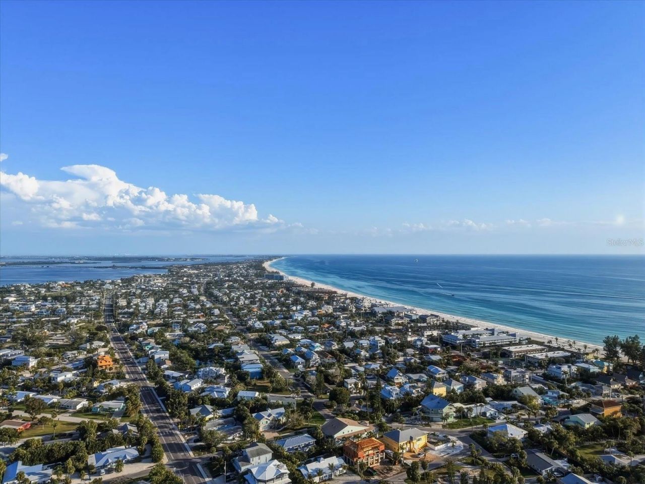 608 Gladstone Lane, Holmes Beach, FL 34217 Photo